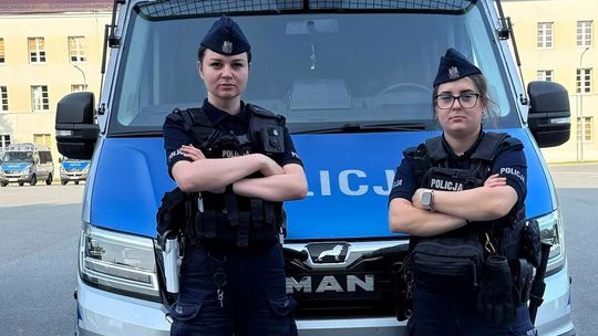 Trafna reakcja i zatrzymanie przestępcy – młode policjantki skutecznie interweniują już w trakcie adaptacji zawodowej
