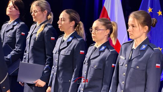 Uroczyste obchody Święta Policji w Złotowie. Wręczono awanse i wyróżnienia