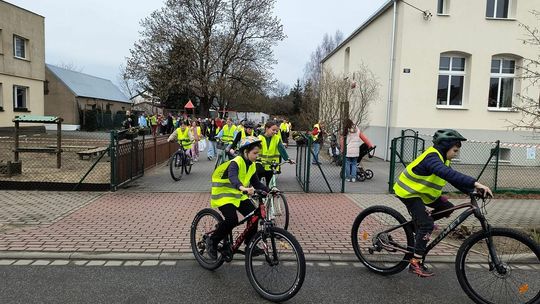 Wiosna na dwóch kółkach i pieszo – udany rajd Zalesie – Złotów – Zalesie Wiosna na dwóch kółkach i pieszo – udany rajd Zalesie – Złotów – Zalesie