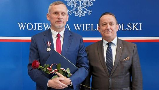 Wójt Gminy Złotów Piotr Lach odznaczony prestiżową Odznaką Honorową