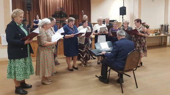 Zakrzewskie Koło Emerytów i Rencistów świętowało Dzień Seniora w Starej Wiśniewce Zakrzewskie Koło Emerytów i Rencistów świętowało Dzień Seniora w Starej Wiśniewce