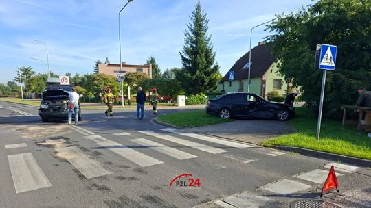 Zderzenie BMW z Volkswagenem w Złotowie. 23-latek nie ustąpił pierwszeństwa