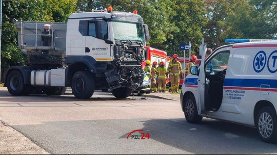 Zderzenie ciężarówki z pociągiem w Jastrowiu. Na szczęście bez osób poszkodowanych