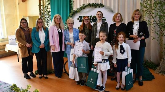 „Zielone Słowa” w Starej Wiśniewce – młodzi recytatorzy zachwycili w międzyszkolnym konkursie