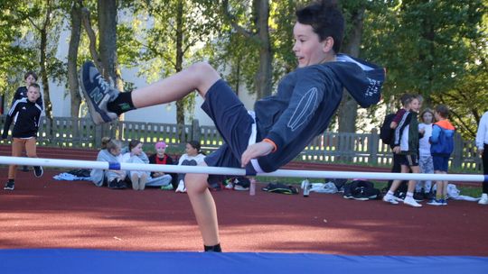 Złotów: młodzi sportowcy w akcji podczas Czwartków Lekkoatletycznych