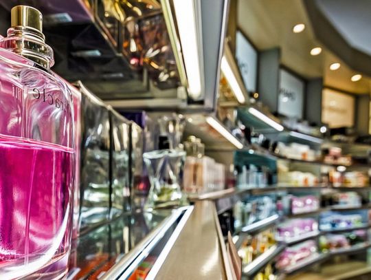 14-latek kradł perfumy w złotowskiej sieciówce