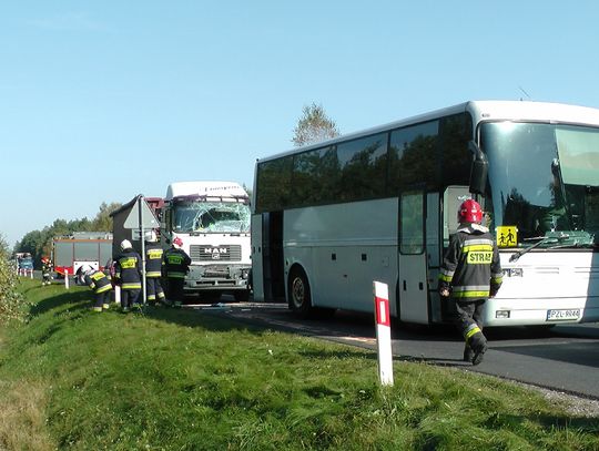 PILNE: Wypadek szkolnego autobusu