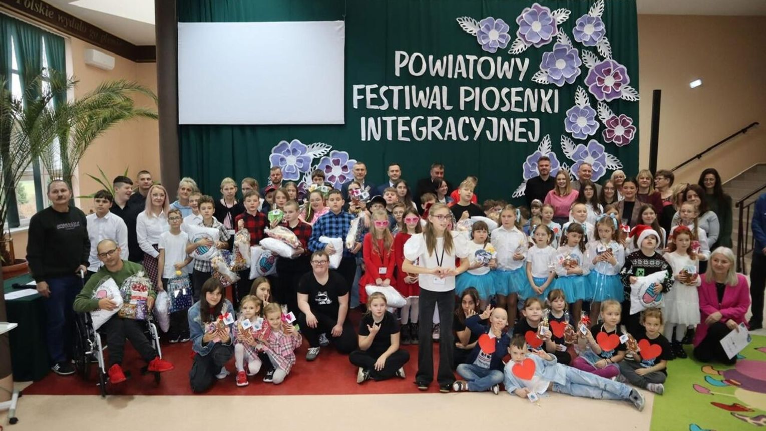 Powiatowy Festiwal Piosenki Integracyjnej W Radawnicy 11 Edycja 