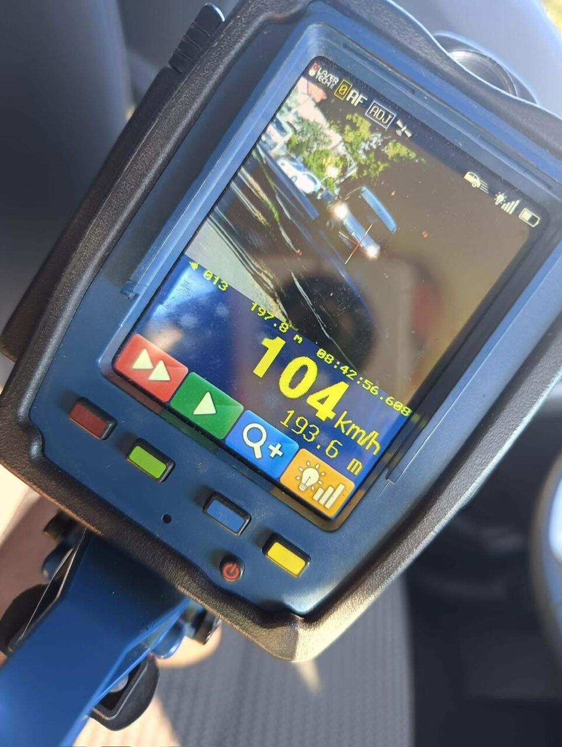 104 km/h w obszarze zabudowanym – kierowca stracił prawo jazdy