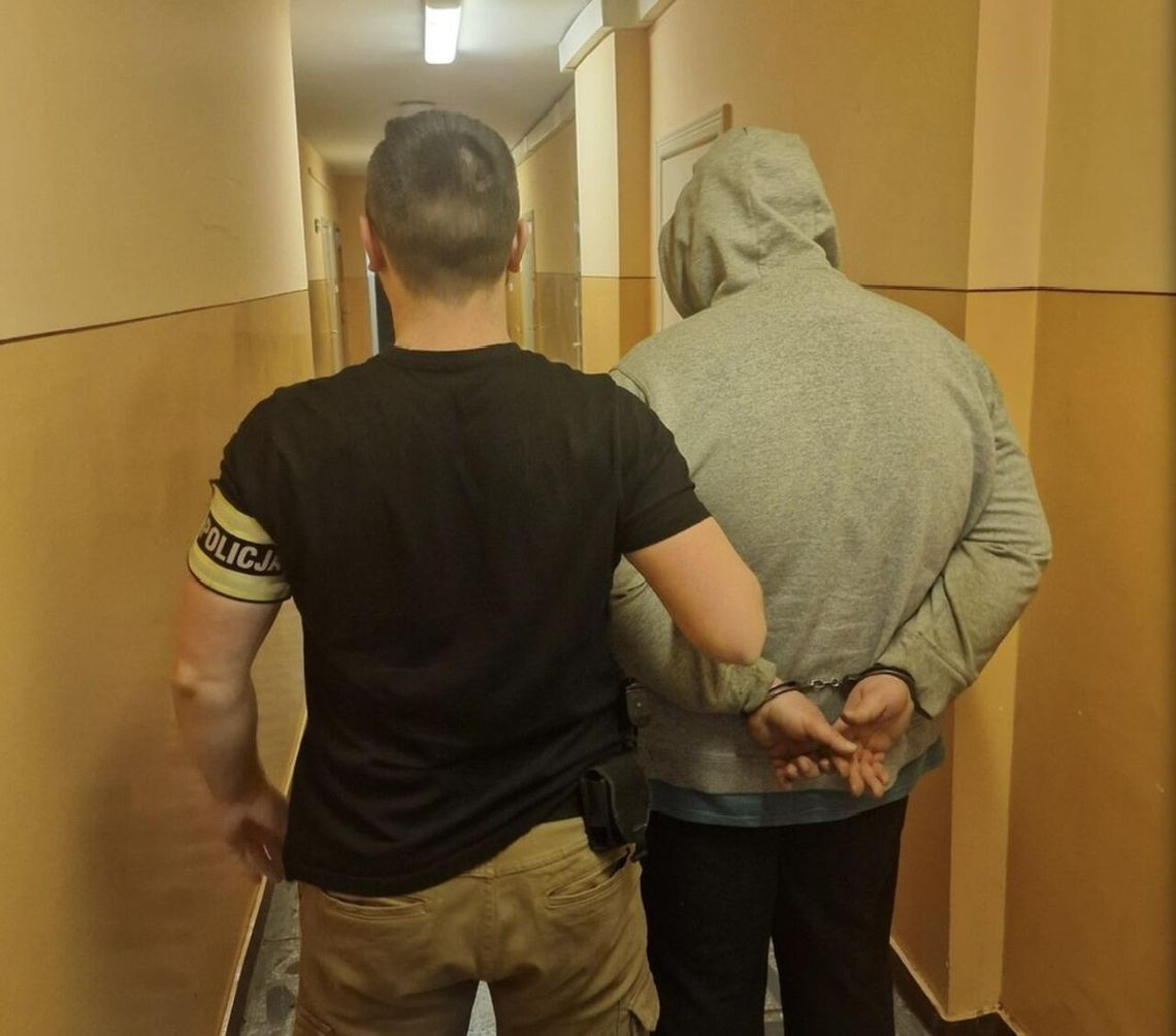 240 porcji narkotyków w mieszkaniu 43-latka. Zatrzymanie w gminie Złotów 240 porcji narkotyków w mieszkaniu 43-latka. Zatrzymanie w gminie Złotów