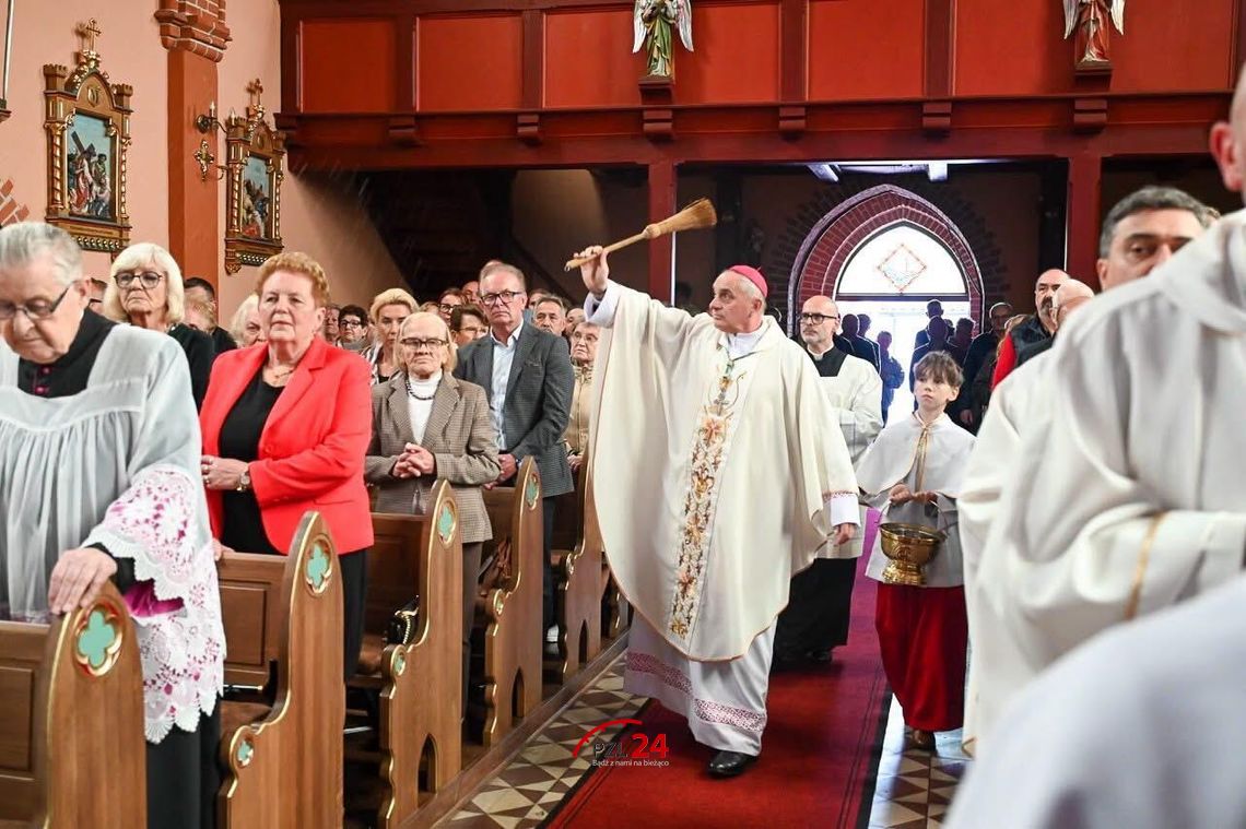 300 lat parafii w Radawnicy. Uroczyste poświęcenie kościoła i ołtarza 300 lat parafii w Radawnicy. Uroczyste poświęcenie kościoła i ołtarza