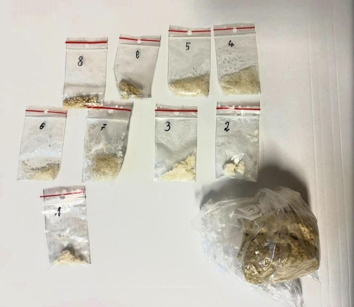 36-latek ukrył narkotyki w plecaku. Grozi mu do 10 lat więzienia 36-latek ukrył narkotyki w plecaku. Grozi mu do 10 lat więzienia