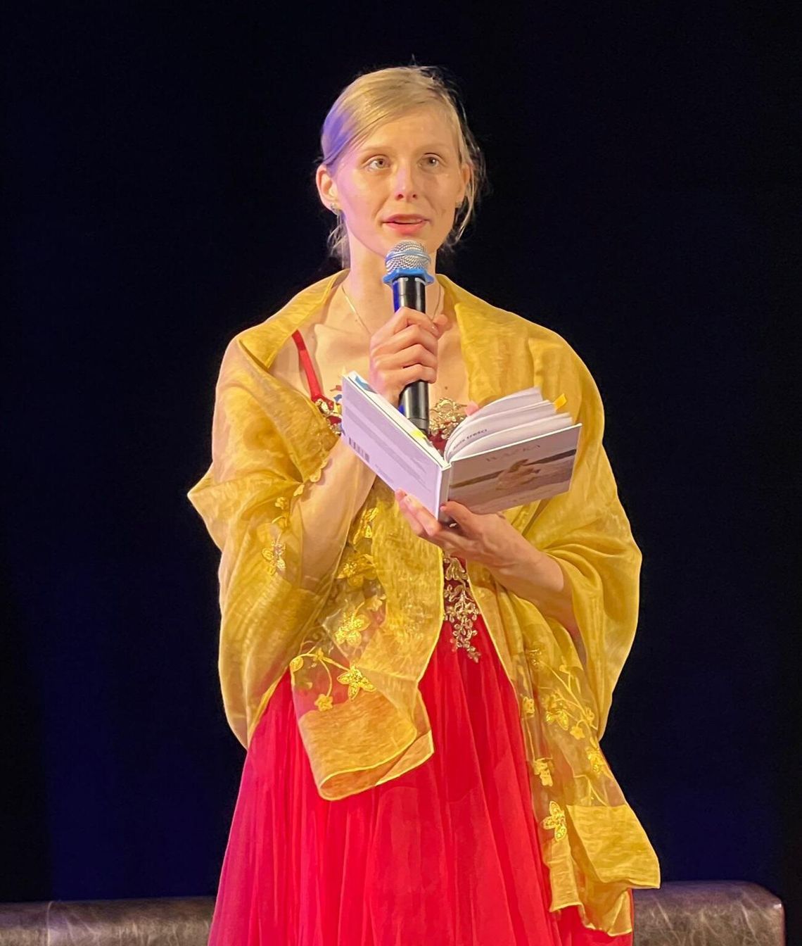 „Chabry i maki” – nowy tomik poezji Małgorzaty Modrak o miłości, przemijaniu i codziennych wzruszeniach