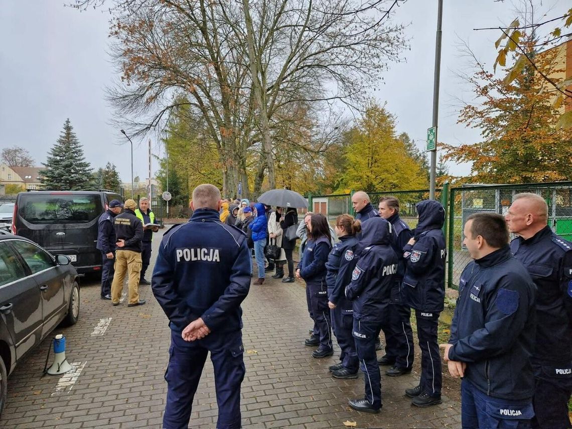 Ćwiczenia ewakuacyjne w Komendzie Powiatowej Policji w Złotowie