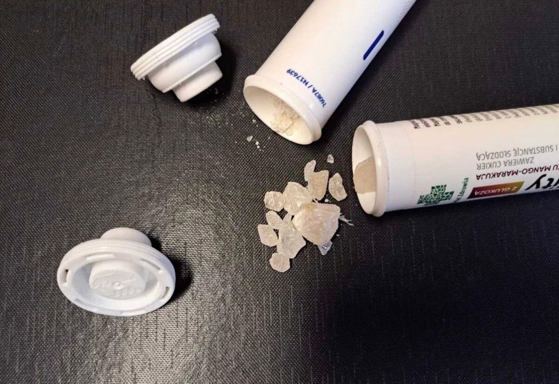 Dwóch zatrzymanych jednego dnia. Policja z Okonka uderza w przestępczość narkotykową