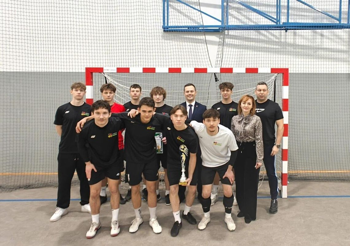 Emocjonujący Turniej Powiatowy w Futsalu. CKZiU najlepsze w Złotowie