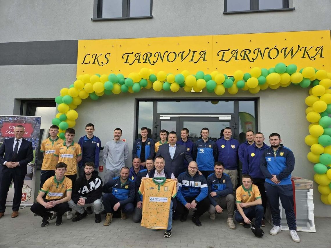 Tarnówka świętowała! Nowoczesne zaplecze sportowe już gotowe Tarnówka świętowała! Nowoczesne zaplecze sportowe już gotowe