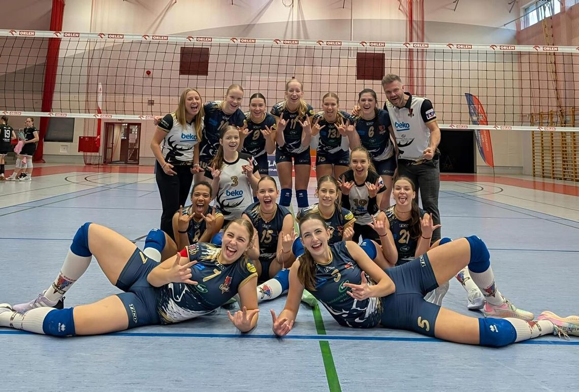Genialne rozpoczęcie sezonu  juniorek SPS Sparta Złotów