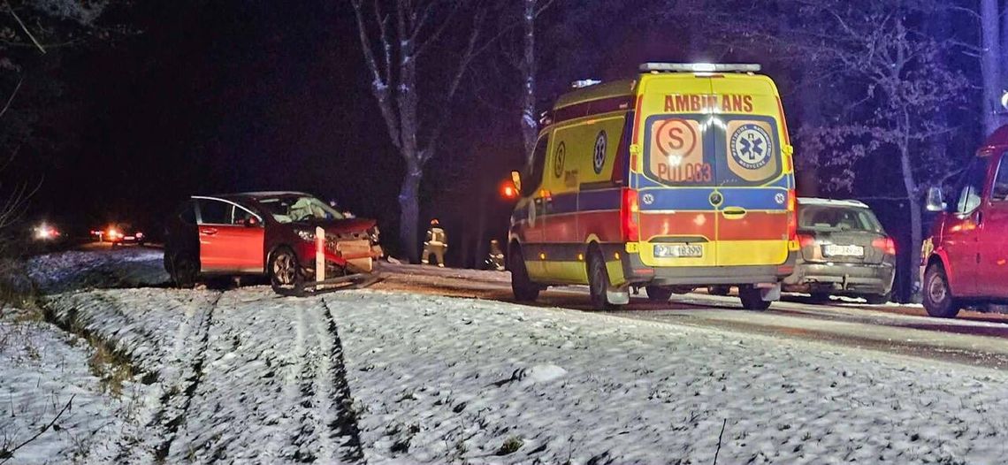 Groźny wypadek na drodze w gminie Lipka. Trzy osoby trafiły do szpitala Groźny wypadek na drodze w gminie Lipka. Trzy osoby trafiły do szpitala