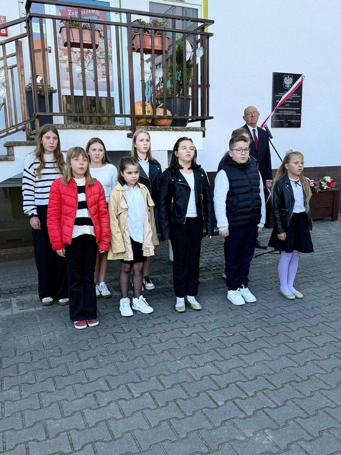 Hołd dla nauczycieli polskiej szkoły w Krajence – odsłonięto Tablicę Pamięci