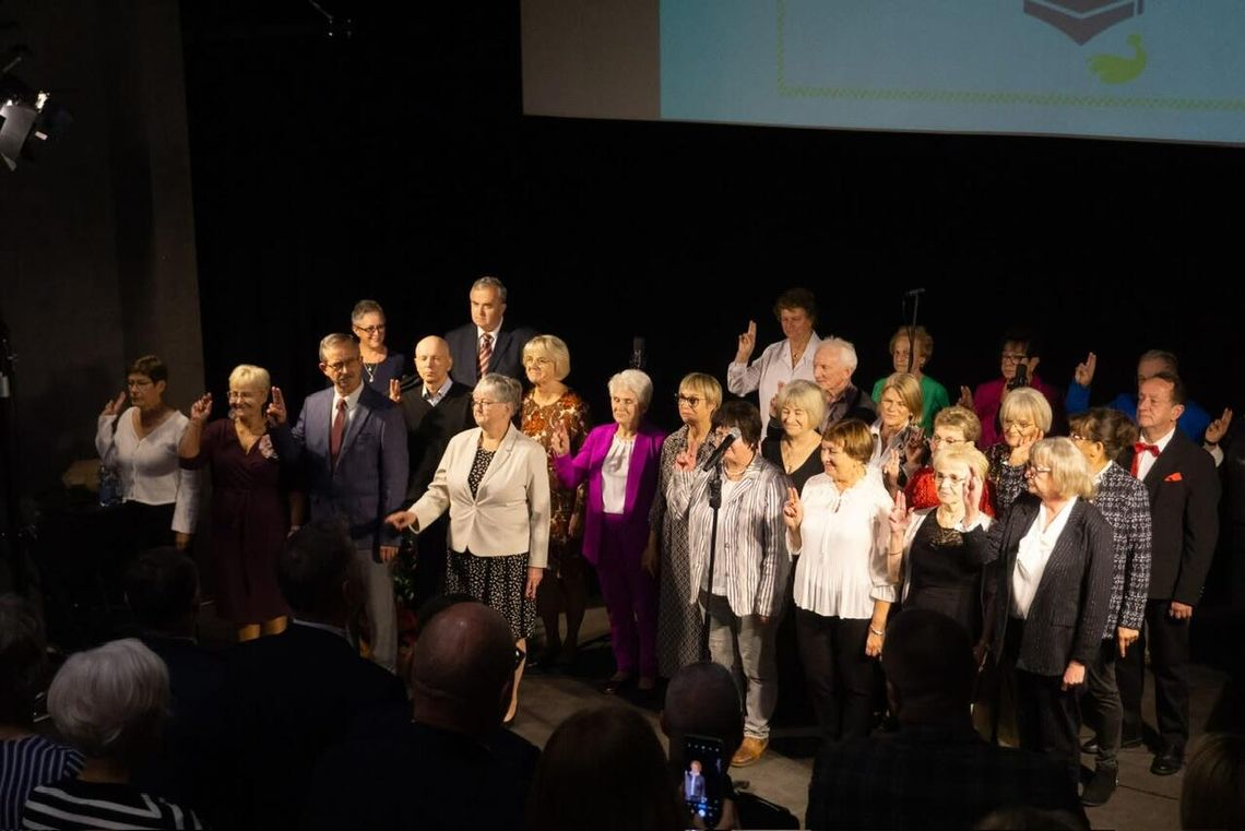 Inauguracja roku akademickiego Uniwersytetu Trzeciego Wieku w Złotowie – radość, energia i pasja seniorów Inauguracja roku akademickiego Uniwersytetu Trzeciego Wieku w Złotowie – radość, energia i pasja seniorów