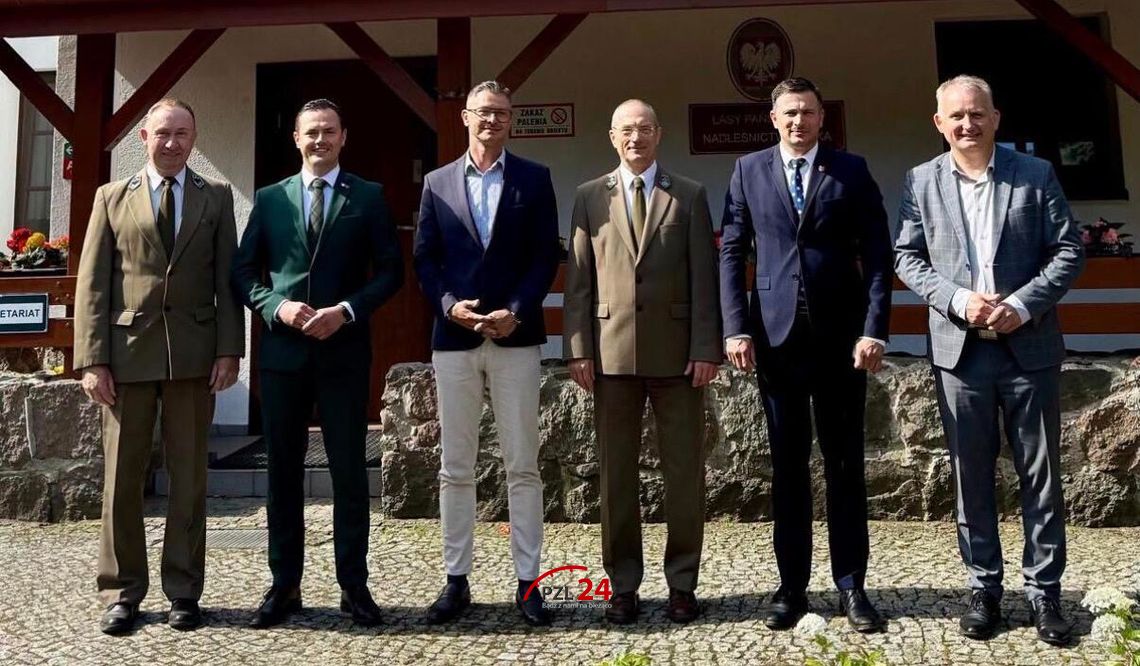 Janusz Grabowski pożegnał się z Nadleśnictwem Lipka. Po latach pracy przechodzi na emeryturę Janusz Grabowski pożegnał się z Nadleśnictwem Lipka. Po latach pracy przechodzi na emeryturę