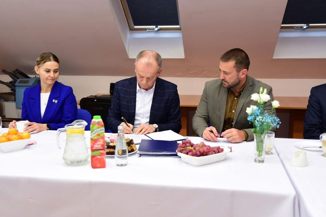 Jastrowie inwestuje w przyszłość – podpisano umowę na modernizację oczyszczalni wartą 36 mln zł.