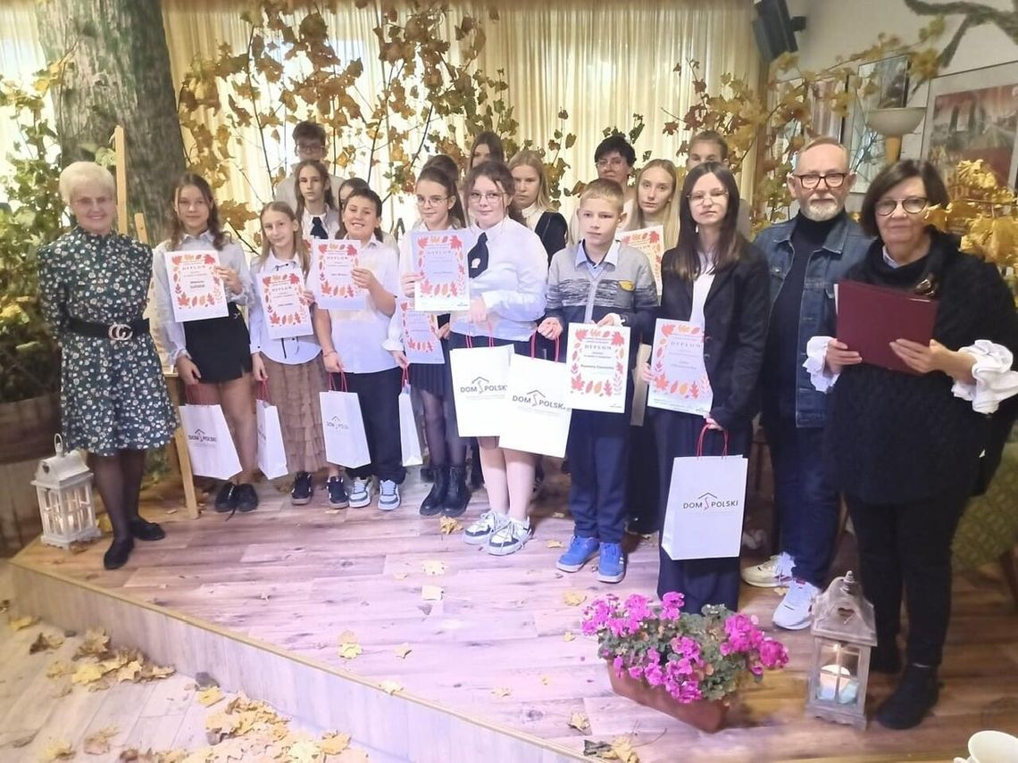 „Jesień na Krajnie” – poetyckie spotkanie w Domu Polskim w Zakrzewie „Jesień na Krajnie” – poetyckie spotkanie w Domu Polskim w Zakrzewie