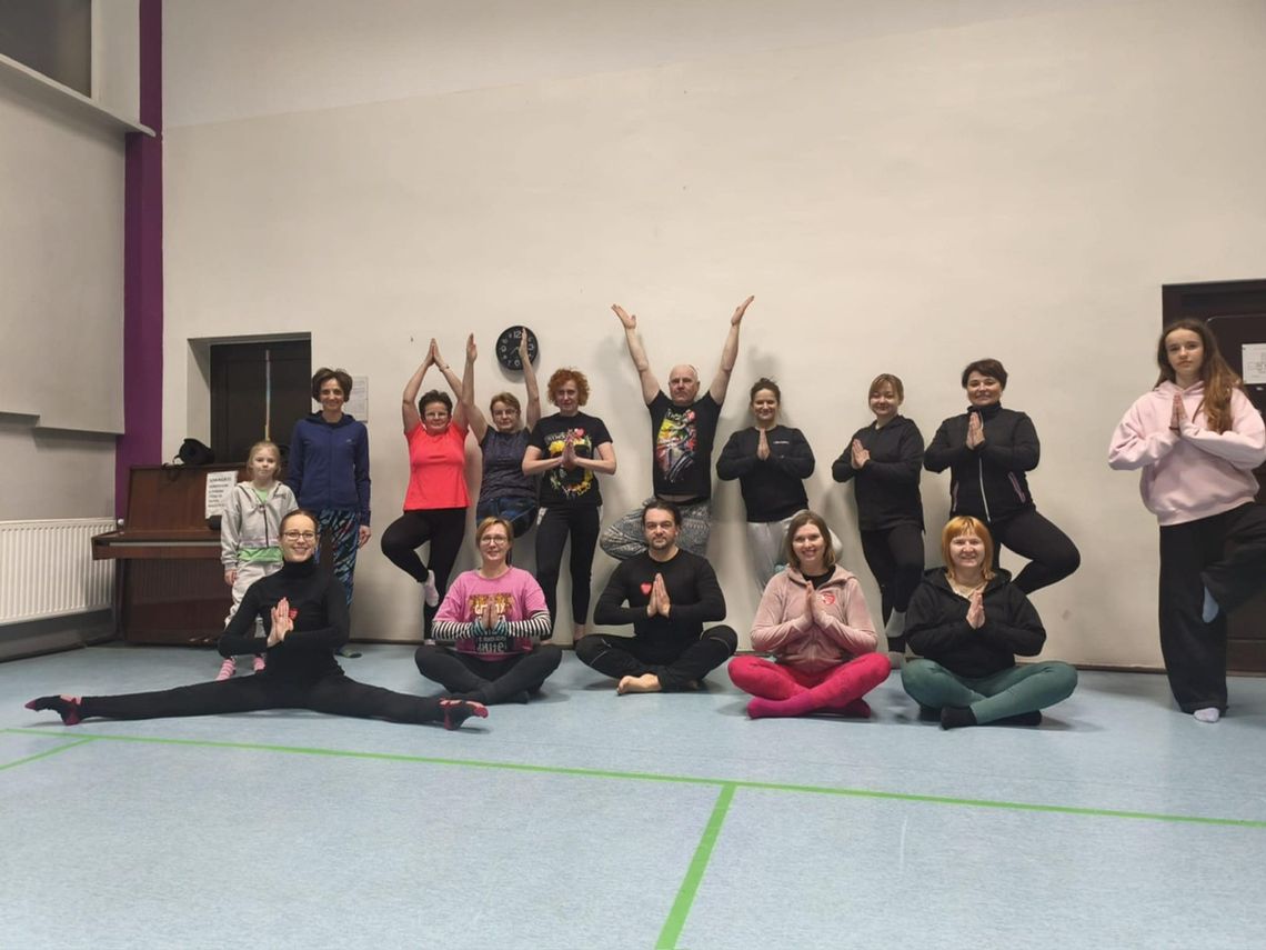 „Joga dla WOŚP w Złotowie – wspólna praktyka pełna energii i pomagania”