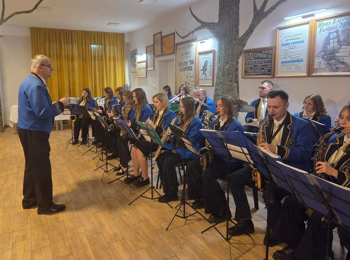 Jubileusz pełen wzruszeń. 25 lat Młodzieżowej Orkiestry Dętej w Zakrzewie Jubileusz pełen wzruszeń. 25 lat Młodzieżowej Orkiestry Dętej w Zakrzewie