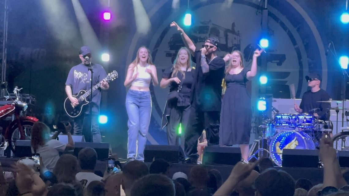 Łobuzy i DJ Dziekan w Zakrzewie