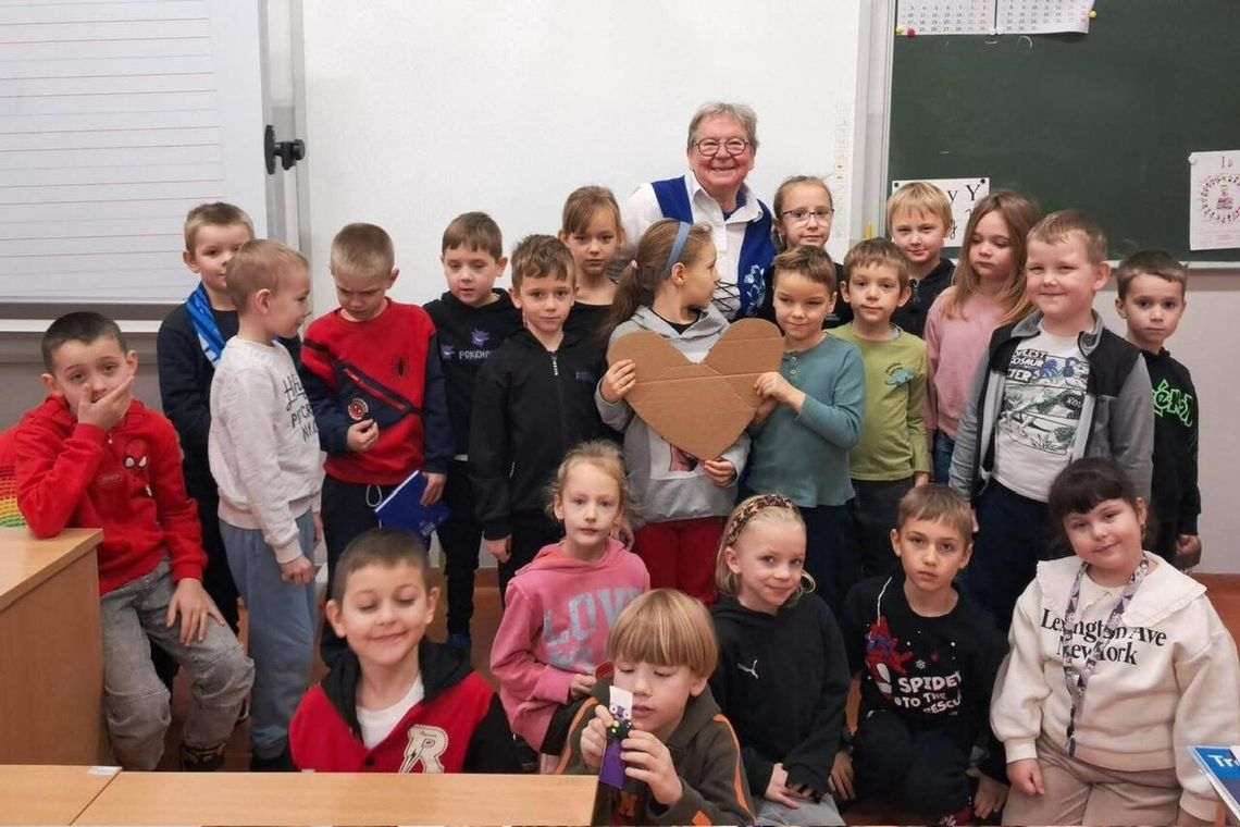 Marzenia o Afryce w SP2 w Złotowie – wyjątkowe spotkanie z podróżniczką