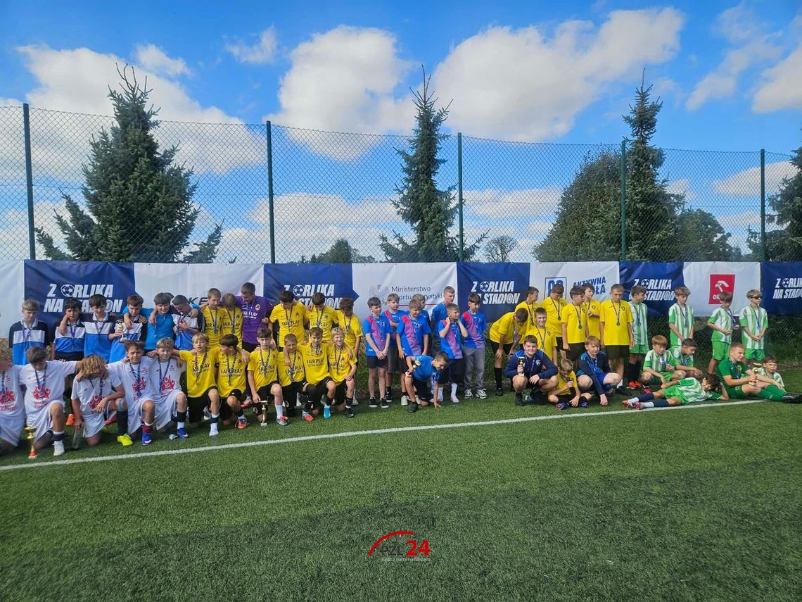 Młodzi piłkarze rozpoczęli walkę w turnieju „Z Orlika na Stadion” Młodzi piłkarze rozpoczęli walkę w turnieju „Z Orlika na Stadion”
