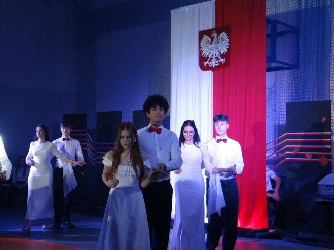 Narodowe Święto Niepodległości w I Liceum Ogólnokształcącym w Złotowie Narodowe Święto Niepodległości w I Liceum Ogólnokształcącym w Złotowie