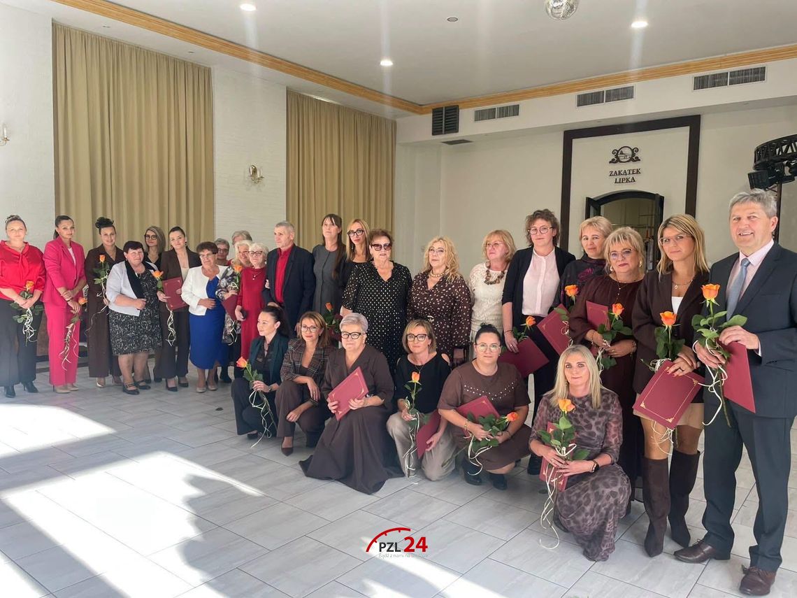 Nauczyciele i dyrektorzy z gminy Lipka z nagrodami. Uroczysta gala w Zakątku Nauczyciele i dyrektorzy z gminy Lipka z nagrodami. Uroczysta gala w Zakątku