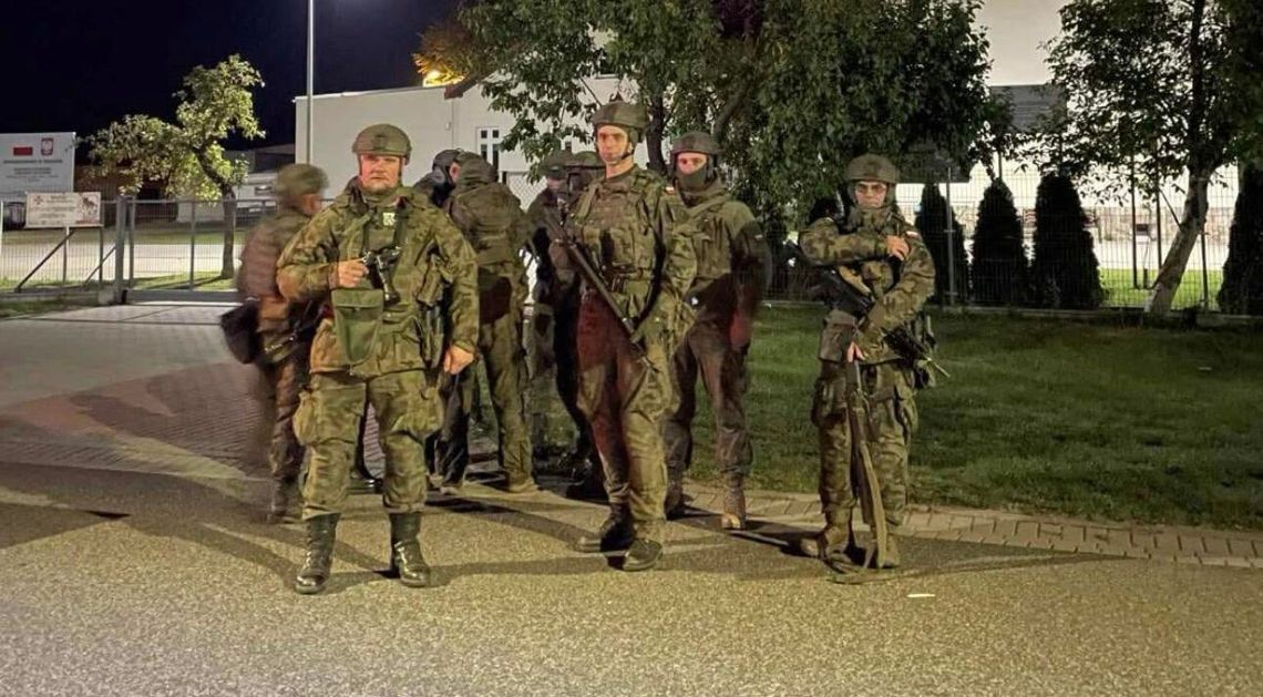 Nocne szkolenie w Złotowie żołnierzy 122 batalionu lekkiej piechoty w Dolaszewie