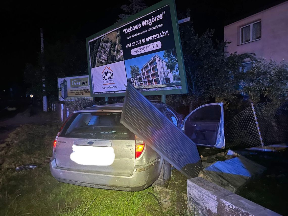 Nocny policyjny pościg zakończony kolizją w Skórce