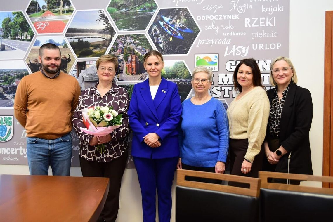 Nowa energia dla jastrowskich seniorów. Urszula Żmudzińska-Czerwonka z prestiżową nagrodą „Viva Wielkopolski Senior 2025”