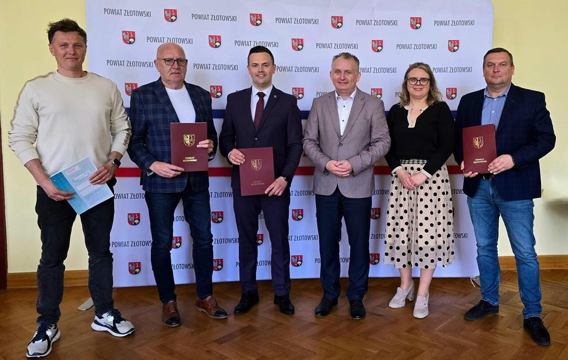 Nowa inwestycja drogowa w Powiecie Złotowskim. Umowa na przebudowę drogi Czajcze – Buntowo podpisana
