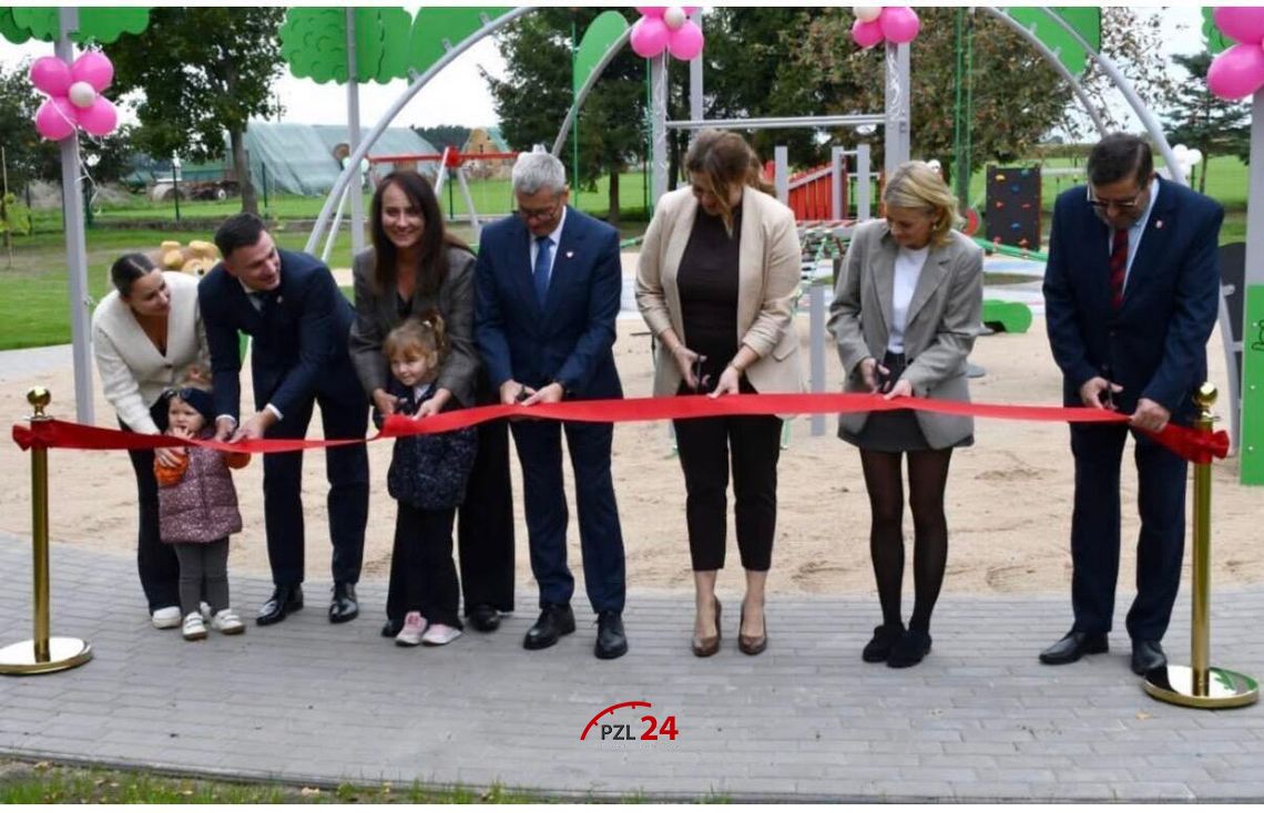 Nowe miejsce do zabawy dla najmłodszych. W Zakrzewie otwarto plac zabaw przy gminnym żłobku