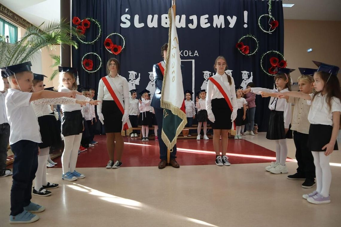Pasowanie na ucznia w Szkole Podstawowej im. Jana Brzechwy w Radawnicy