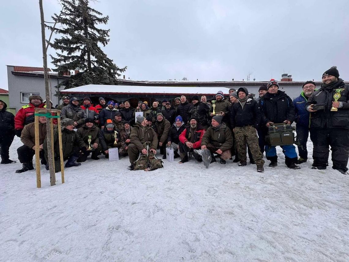 Podlodowe emocje na Jeziorze Zaleskim. Wędkarze walczyli o Puchar Burmistrza Złotowa