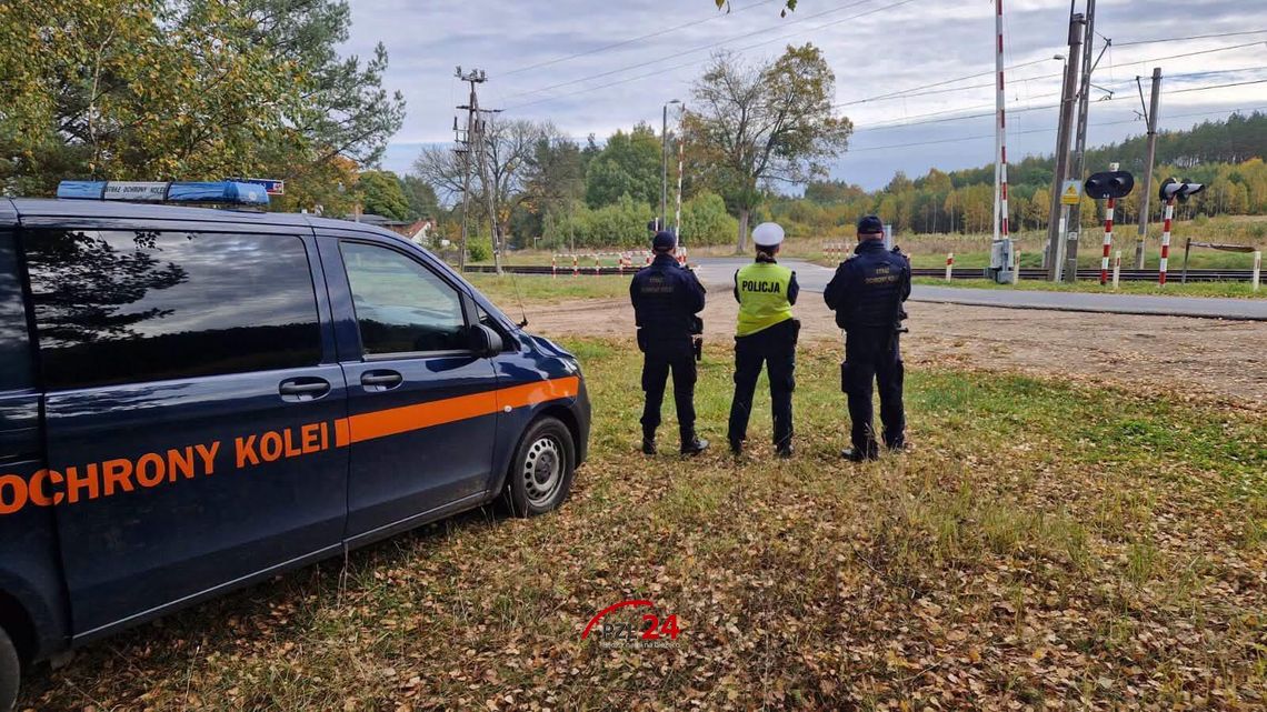 Policja i SOK wspólnie patrolowały przejazdy kolejowe w powiecie złotowskim Policja i SOK wspólnie patrolowały przejazdy kolejowe w powiecie złotowskim