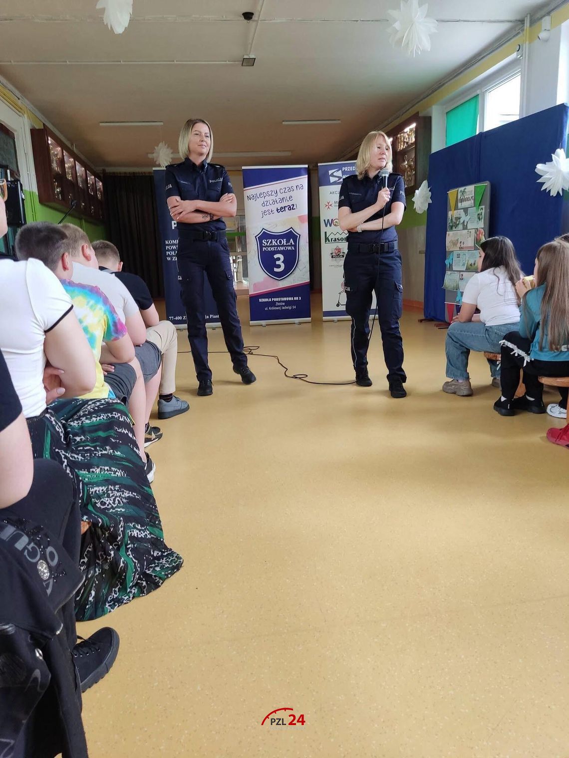 Policjanci przypominają o bezpieczeństwie przed wakacjami. Trwa cykl spotkań w szkołach i przedszkolach Policjanci przypominają o bezpieczeństwie przed wakacjami. Trwa cykl spotkań w szkołach i przedszkolach