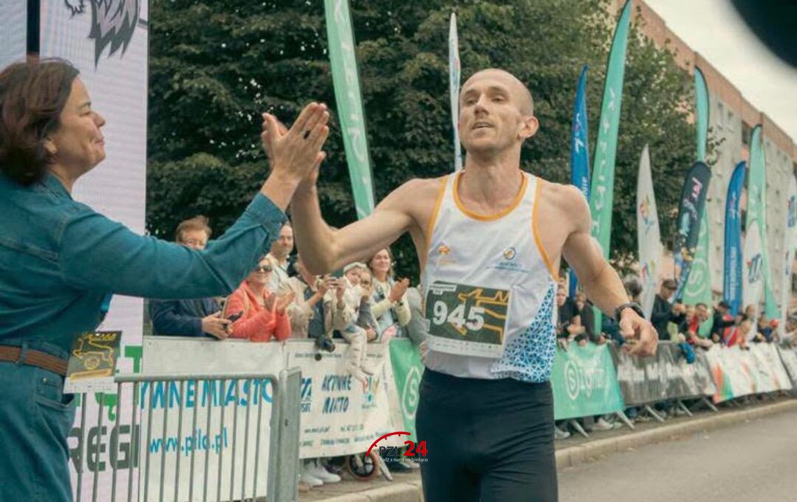 Policjant ze Złotowa z kolejnym sportowym sukcesem. Rafał Stachowski piąty w Półmaratonie Piła Policjant ze Złotowa z kolejnym sportowym sukcesem. Rafał Stachowski piąty w Półmaratonie Piła