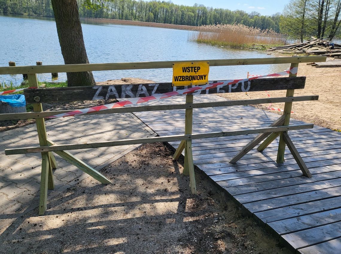 Pomosty znikają, plaża zostaje [aktualizacja]