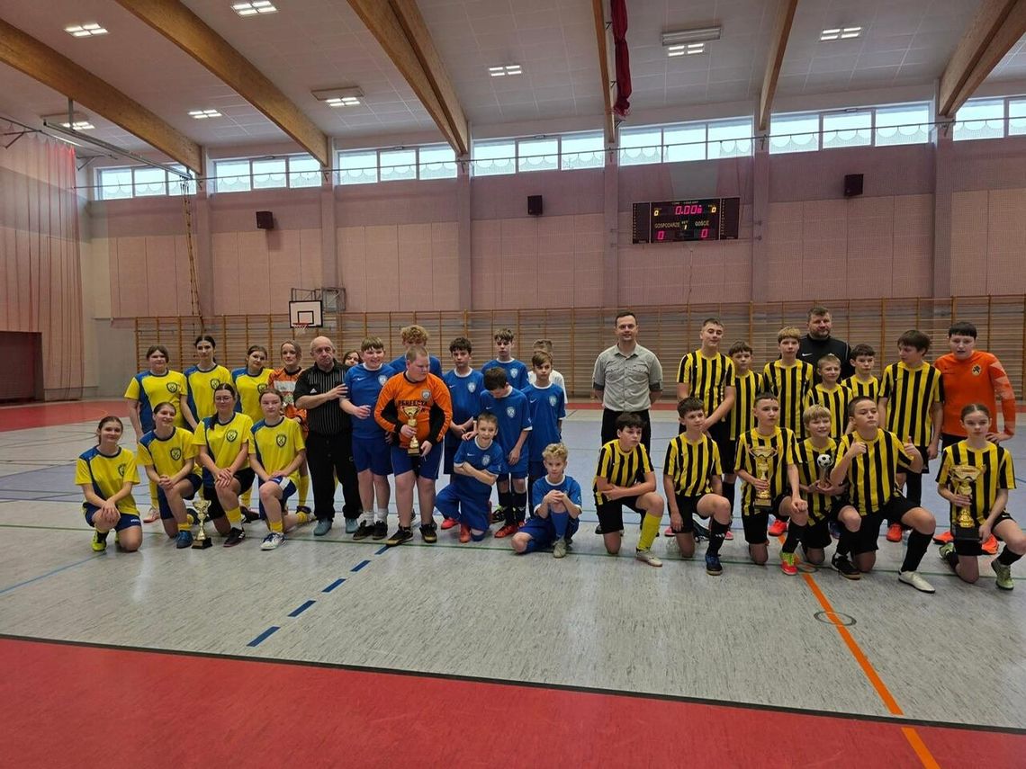 Powiatowy Turniej Piłki Halowej o Puchar Starosty Złotowskiego Patryka Wruka