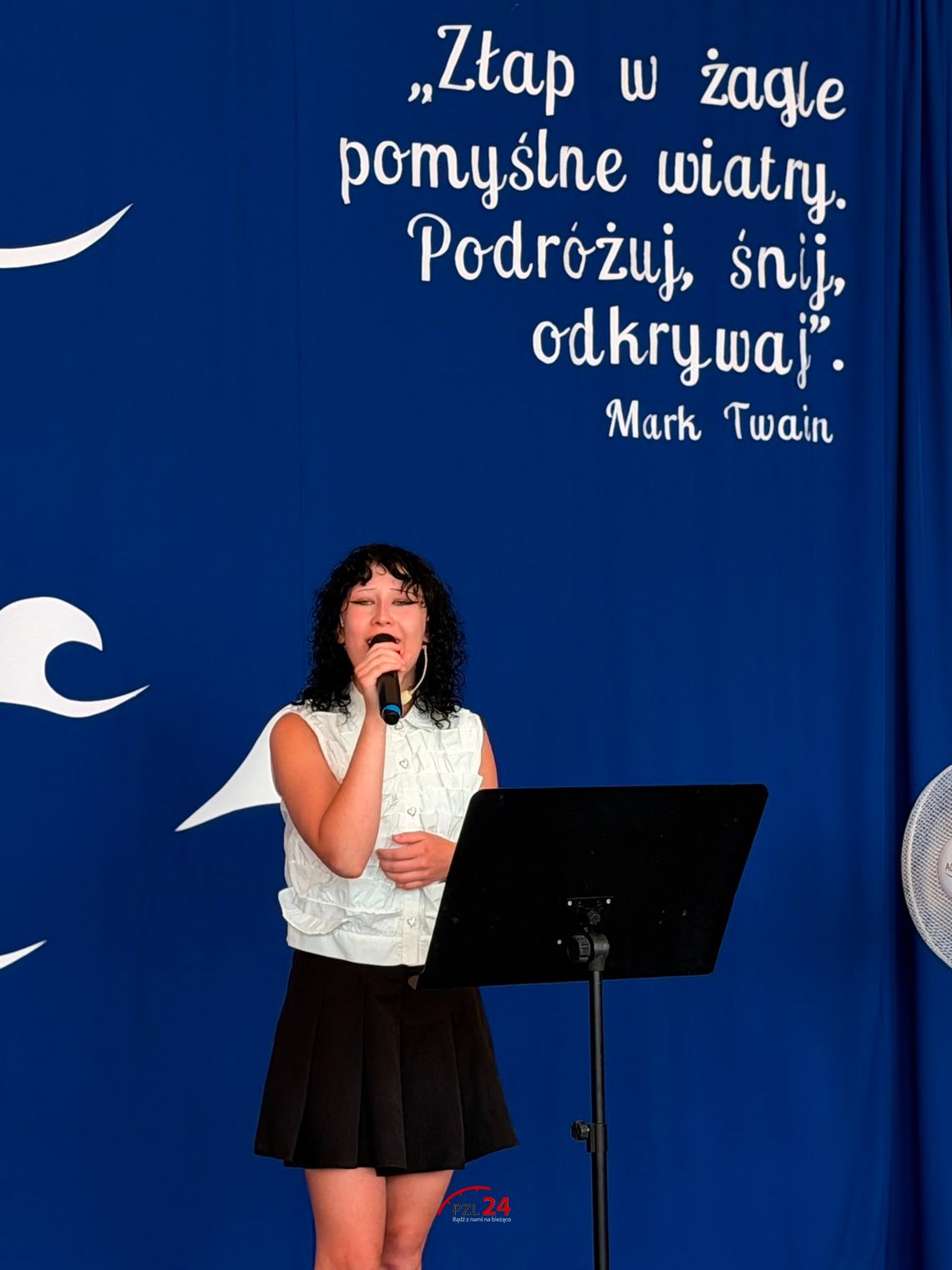 Pożegnali szkolne mury. Uroczyste zakończenie roku szkolnego w złotowskim Ekonomie