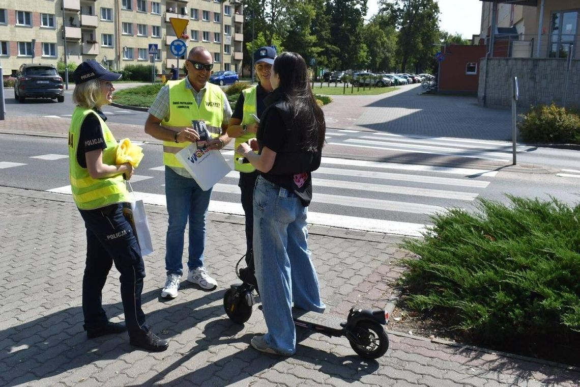 Profilaktyka na drogach w Złotowie – akcja dla rowerzystów i użytkowników hulajnóg
