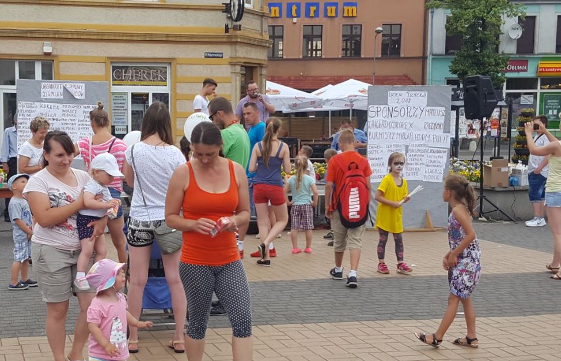 Radny Rady Miejskiej Złotowa zaprosił dzieci na plac Paderewskiego
